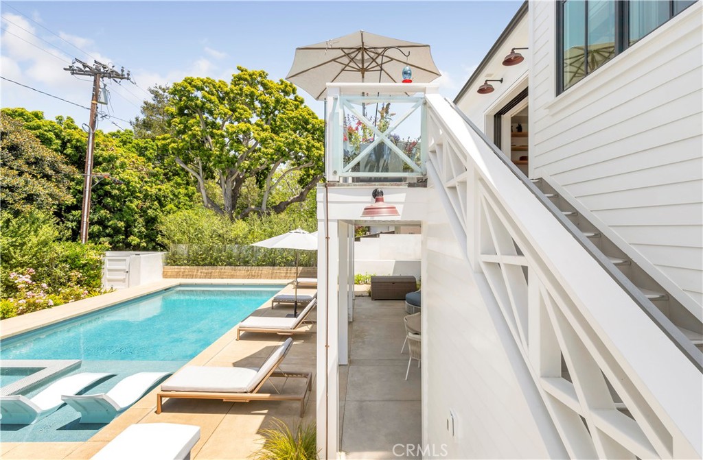 625 St James Road Newport Beach, CA 92663 - Photo 16 of 47 a view of balcony