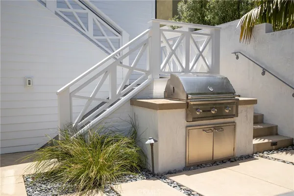 $10,695,000 | 625 St James Road, Newport Beach, CA 92663