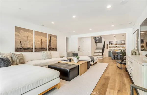 $10,695,000 | 625 St James Road, Newport Beach, CA 92663