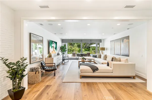 $10,695,000 | 625 St James Road, Newport Beach, CA 92663