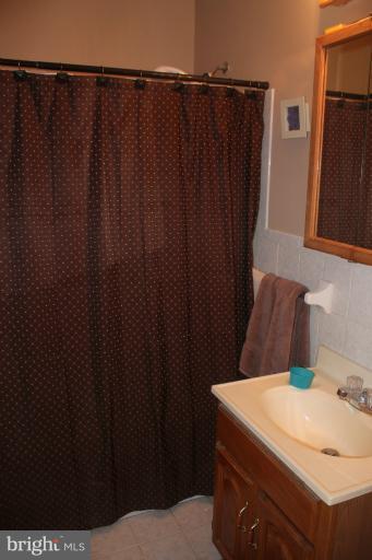 8228 Reece Heights Drive Severn, MD 21144 - Photo 3 of 13 Bath