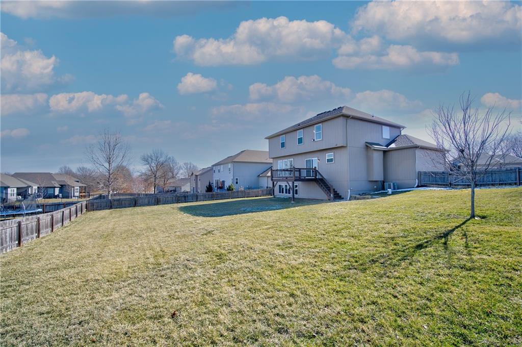 1001 Southeast Forest Ridge Court Blue Springs, MO 64014 - Photo 38 of 41