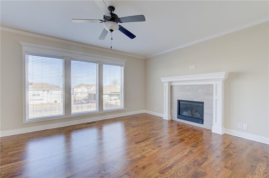 1001 Southeast Forest Ridge Court Blue Springs, MO 64014 - Photo 4 of 41