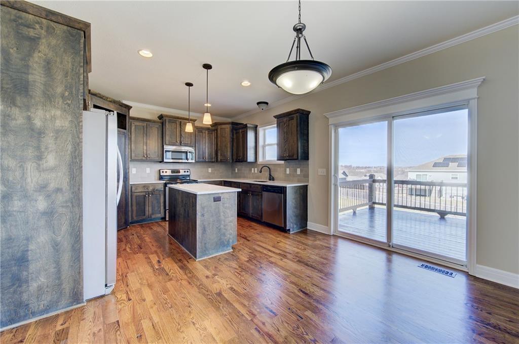 1001 Southeast Forest Ridge Court Blue Springs, MO 64014 - Photo 6 of 41