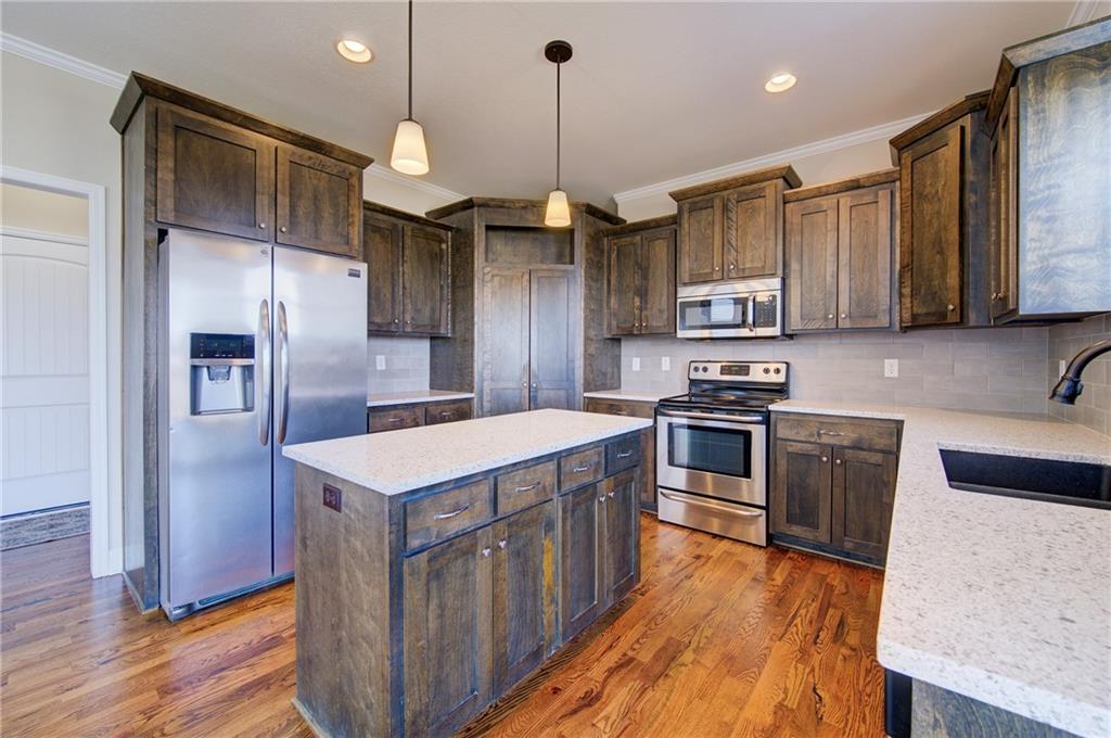 1001 Southeast Forest Ridge Court Blue Springs, MO 64014 - Photo 9 of 41