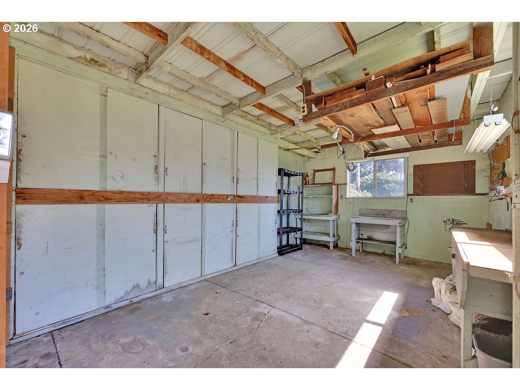 1570 Hayden Bridge Road Springfield, OR 97477 - Photo 37 of 44 Gallery Image 37