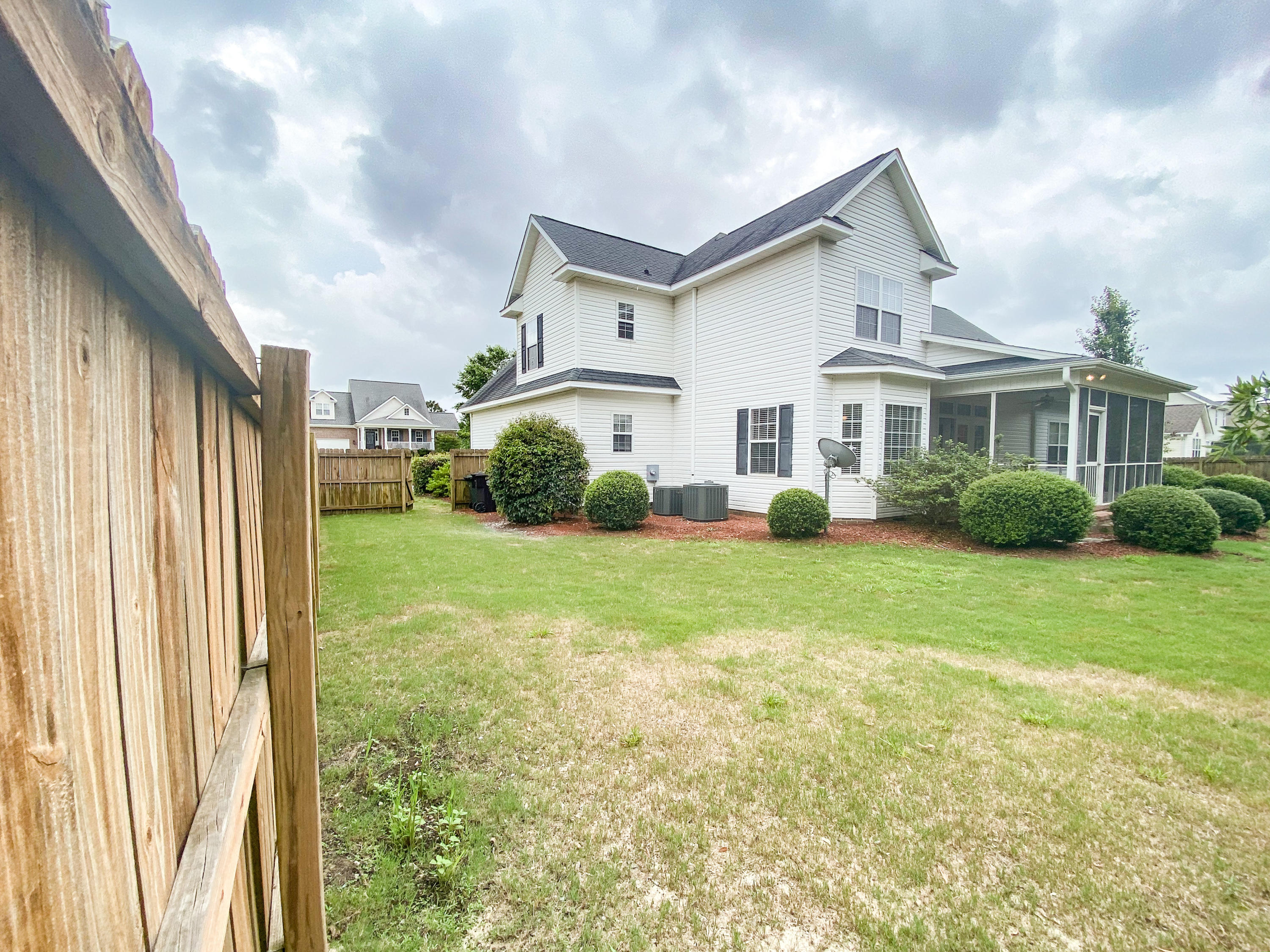 115 Cross Pointe Lane Aberdeen, NC 28315 - Photo 6 of 58 IMG_9310