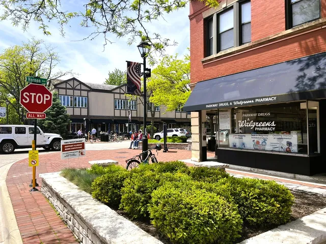 $5,250 | 630 Vernon Avenue, Unit 12, Glencoe, IL 60022