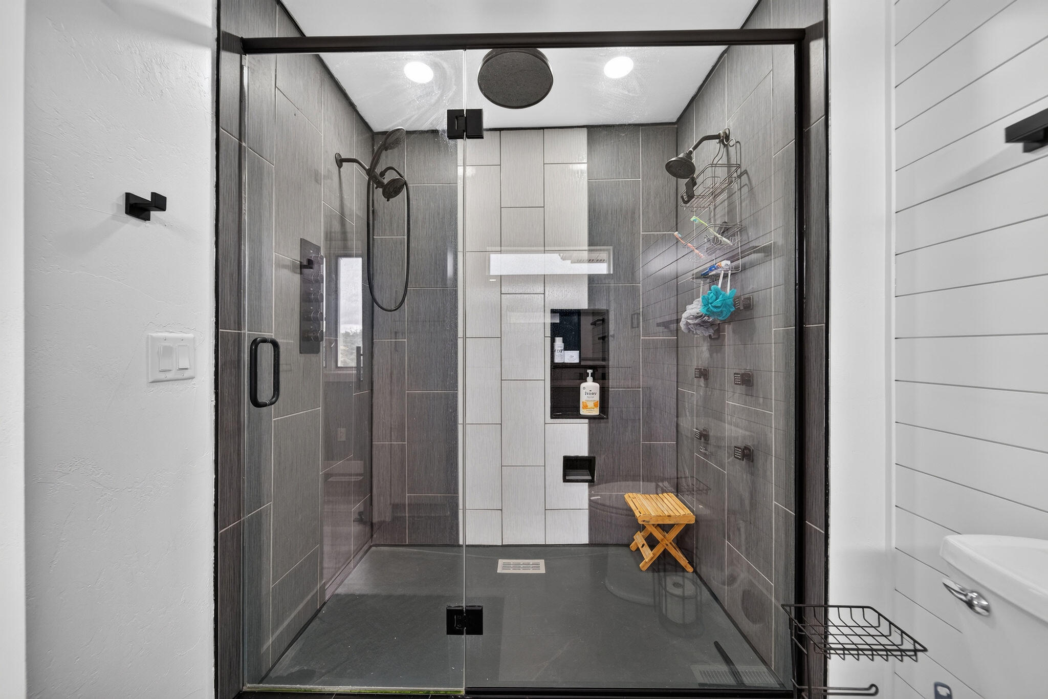 N9020 Highland Road Herman, WI 53020 - Photo 16 of 47 Spa Shower with Body Jets
