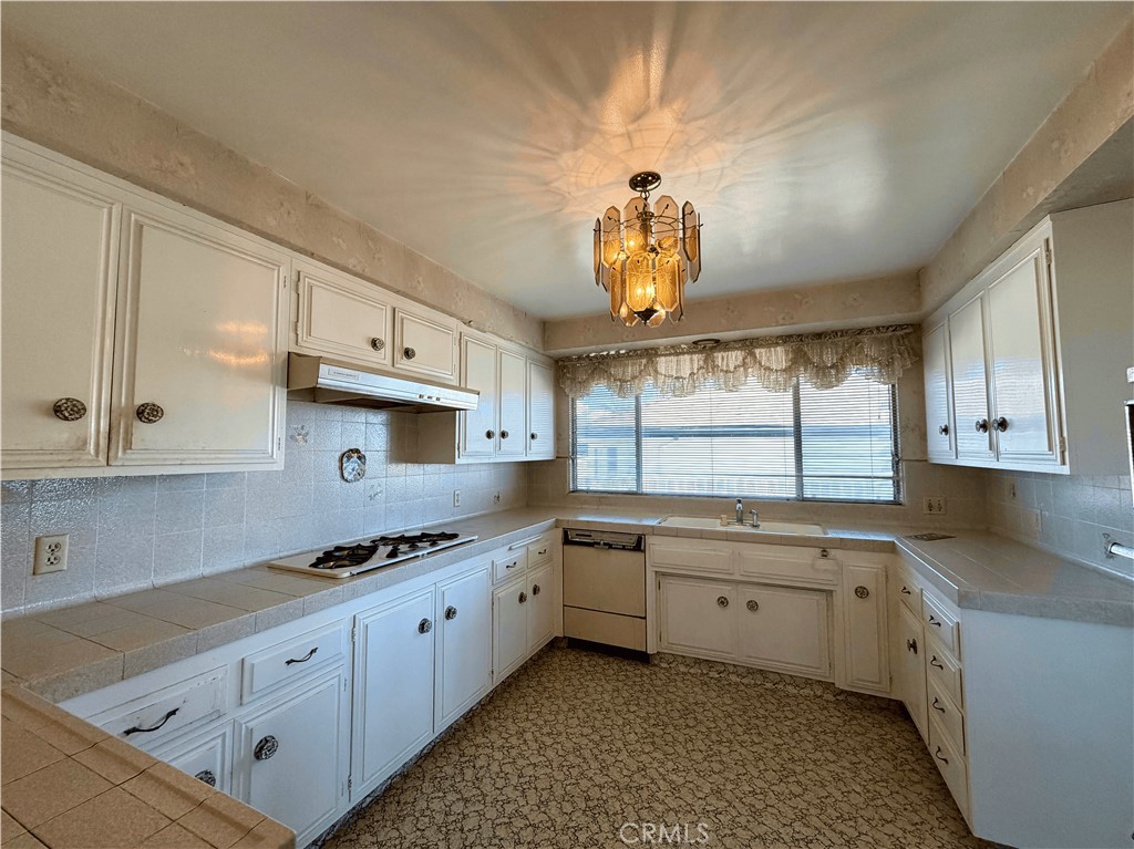 2334 Colt Road Rancho Palos Verdes, CA 90275 - Photo 4 of 16 Gallery Image 4