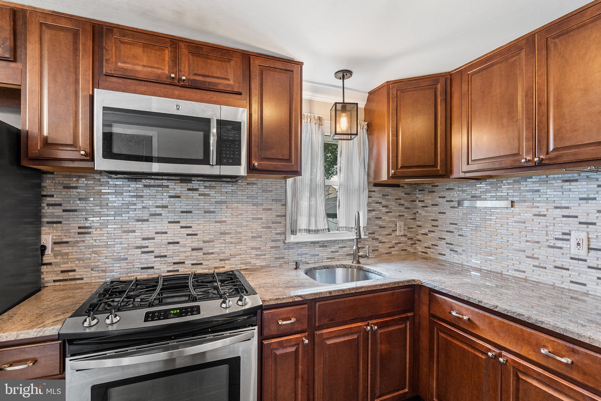 19 Ashwood Road Hamilton, NJ 08610 - Photo 8 of 30