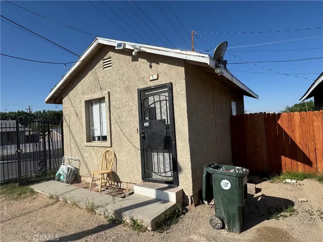 $1,000,000 | 401 West Fredricks Street, Barstow, CA 92311