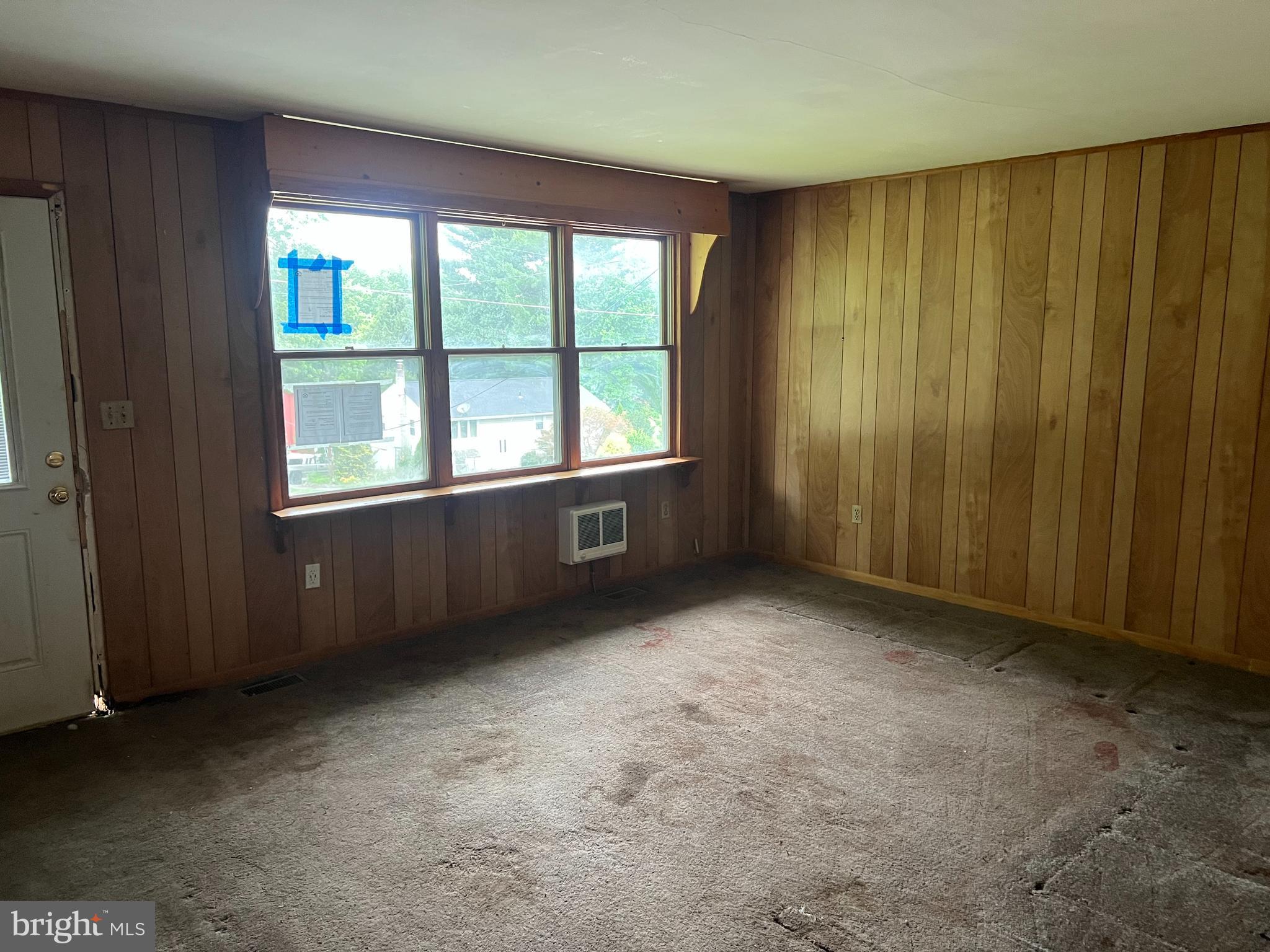 4257 Maple Grove Road Hampstead, MD 21074 - Photo 13 of 15 Living room