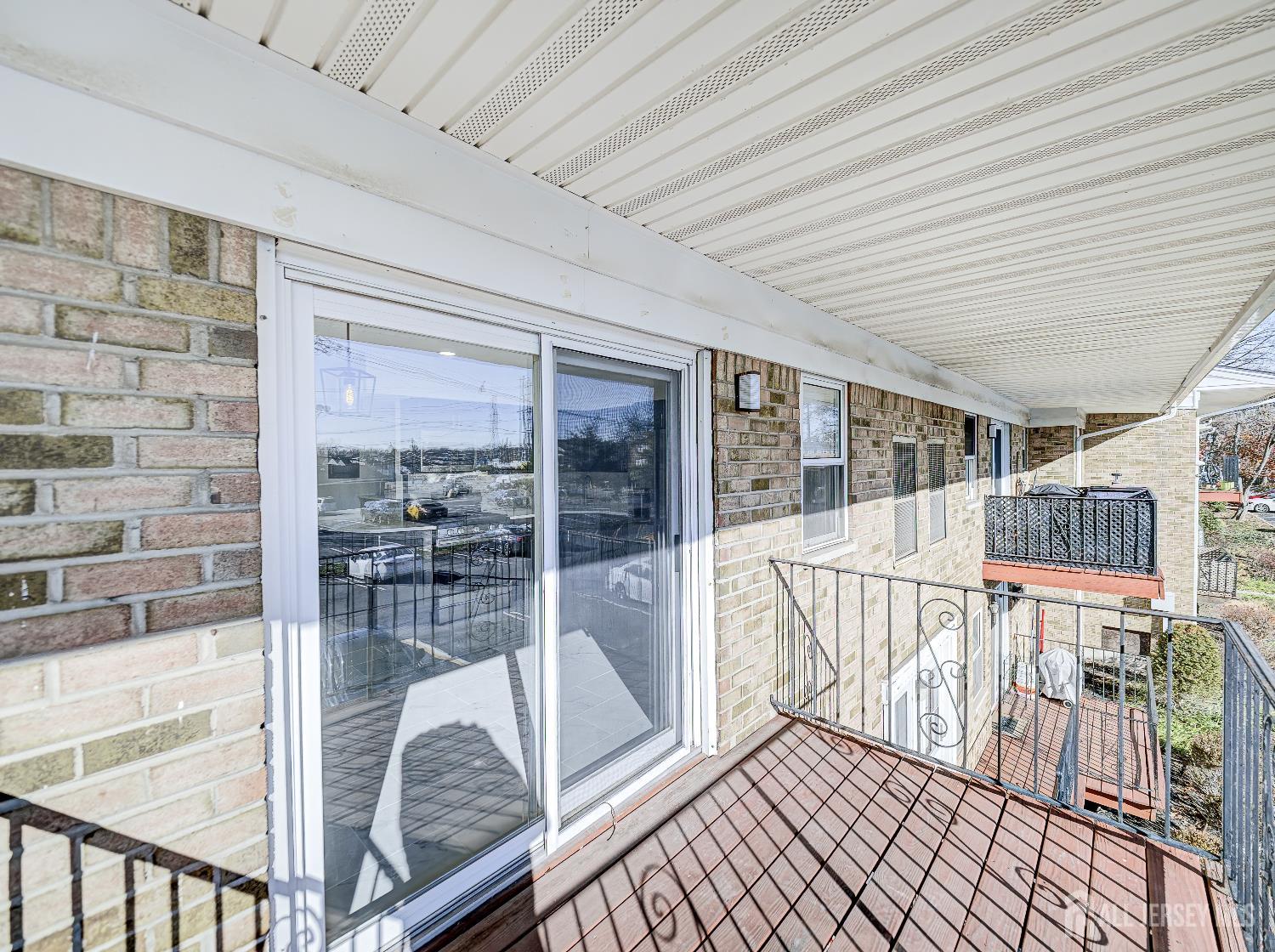 18 Judson Street, Unit 22B Edison, NJ 08837 - Photo 14 of 34 a view of an entryway