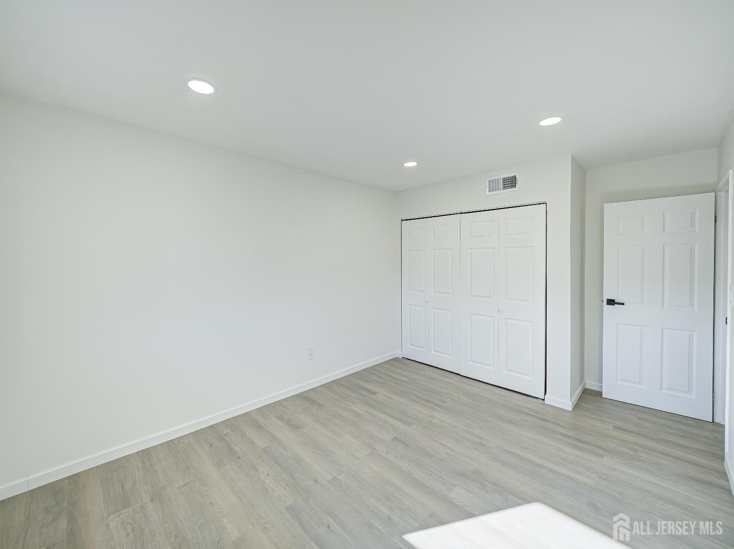 18 Judson Street, Unit 22B Edison, NJ 08837 - Photo 20 of 34 a view of an empty room