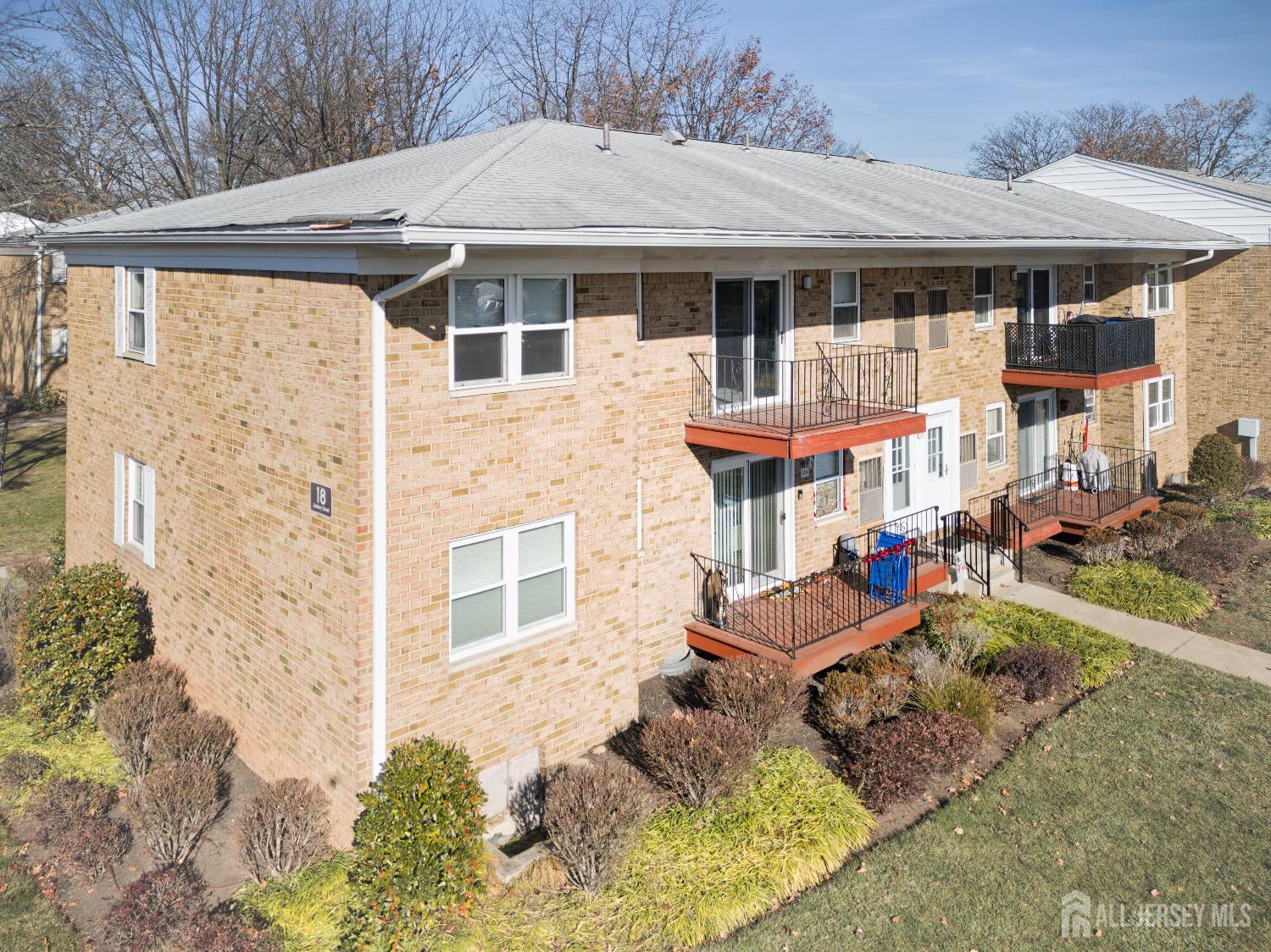 18 Judson Street, Unit 22B Edison, NJ 08837 - Photo 29 of 34 a front view of a house with garden