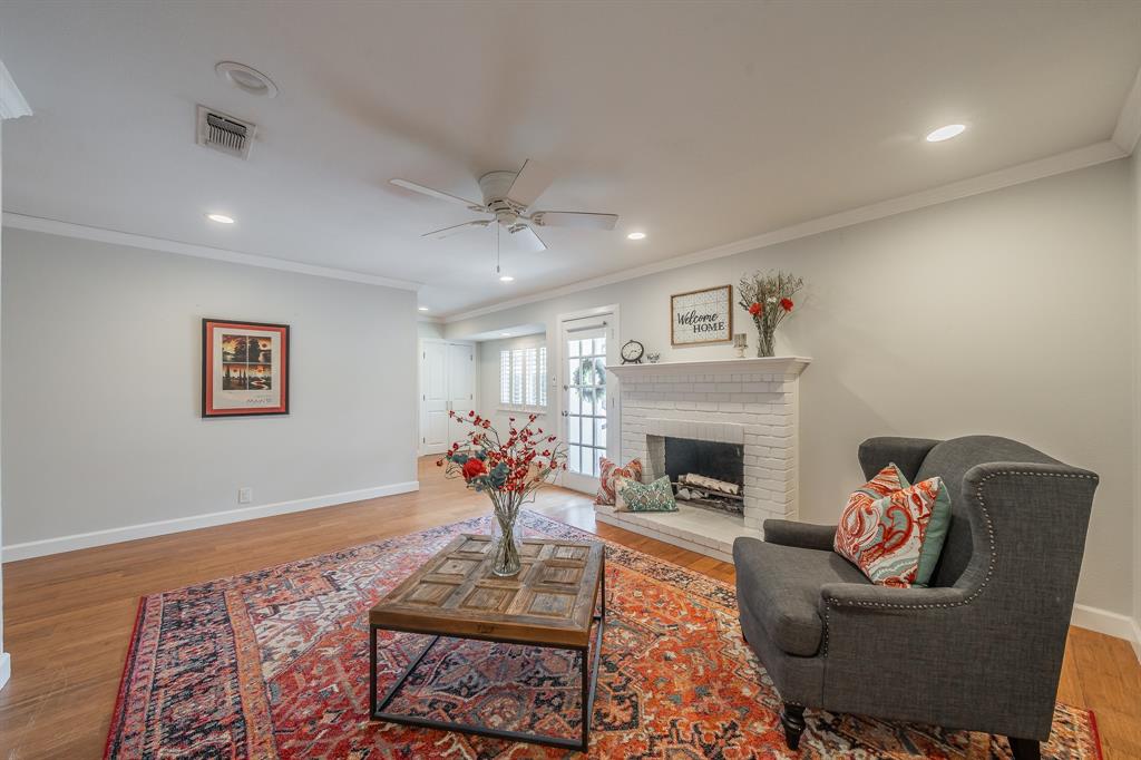 913 Roaring Springs Road Fort Worth, TX 76114 - Photo 7 of 31