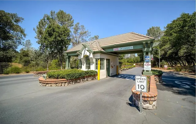 $999,995 | 13497 Tierra Heights Road, Redding, CA 96003