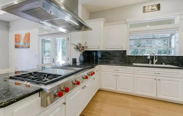 $999,995 | 13497 Tierra Heights Road, Redding, CA 96003