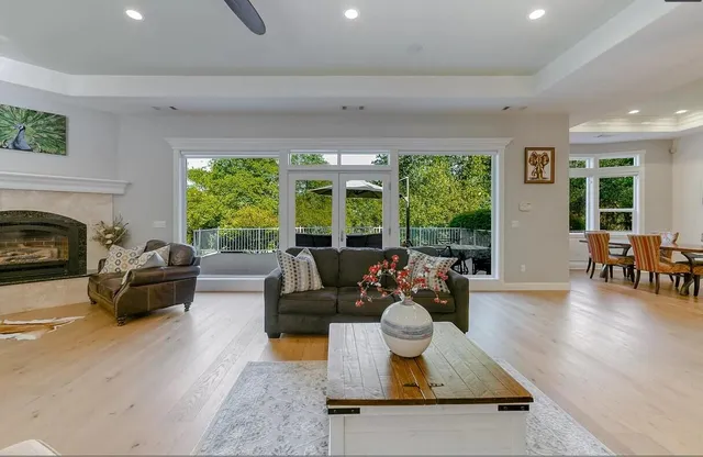 $999,995 | 13497 Tierra Heights Road, Redding, CA 96003