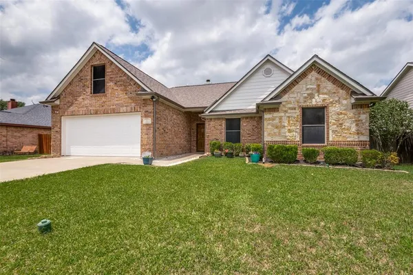 $313,000 | 112 Hamblen Boulevard, Palmer, TX 75152