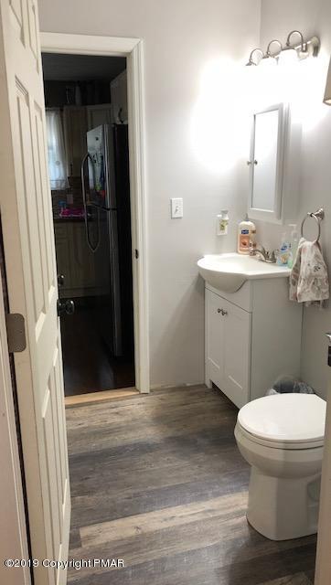 159 Salisbury Road Bushkill, PA 18324 - Photo 6 of 13 6-Bathroom
