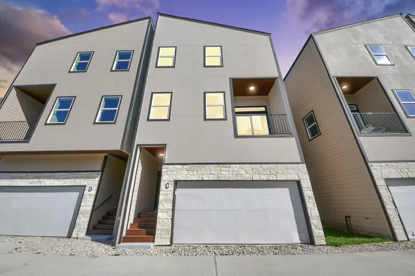 $299,990 | 1216 East 34th Street, Unit C, Houston, TX 77022