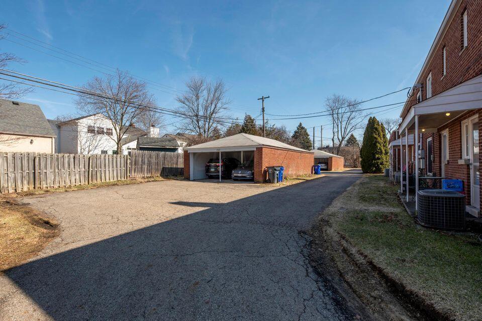 1532 Waltham Road Columbus, OH 43221 - Photo 3 of 16 20220309171204838525000000-o