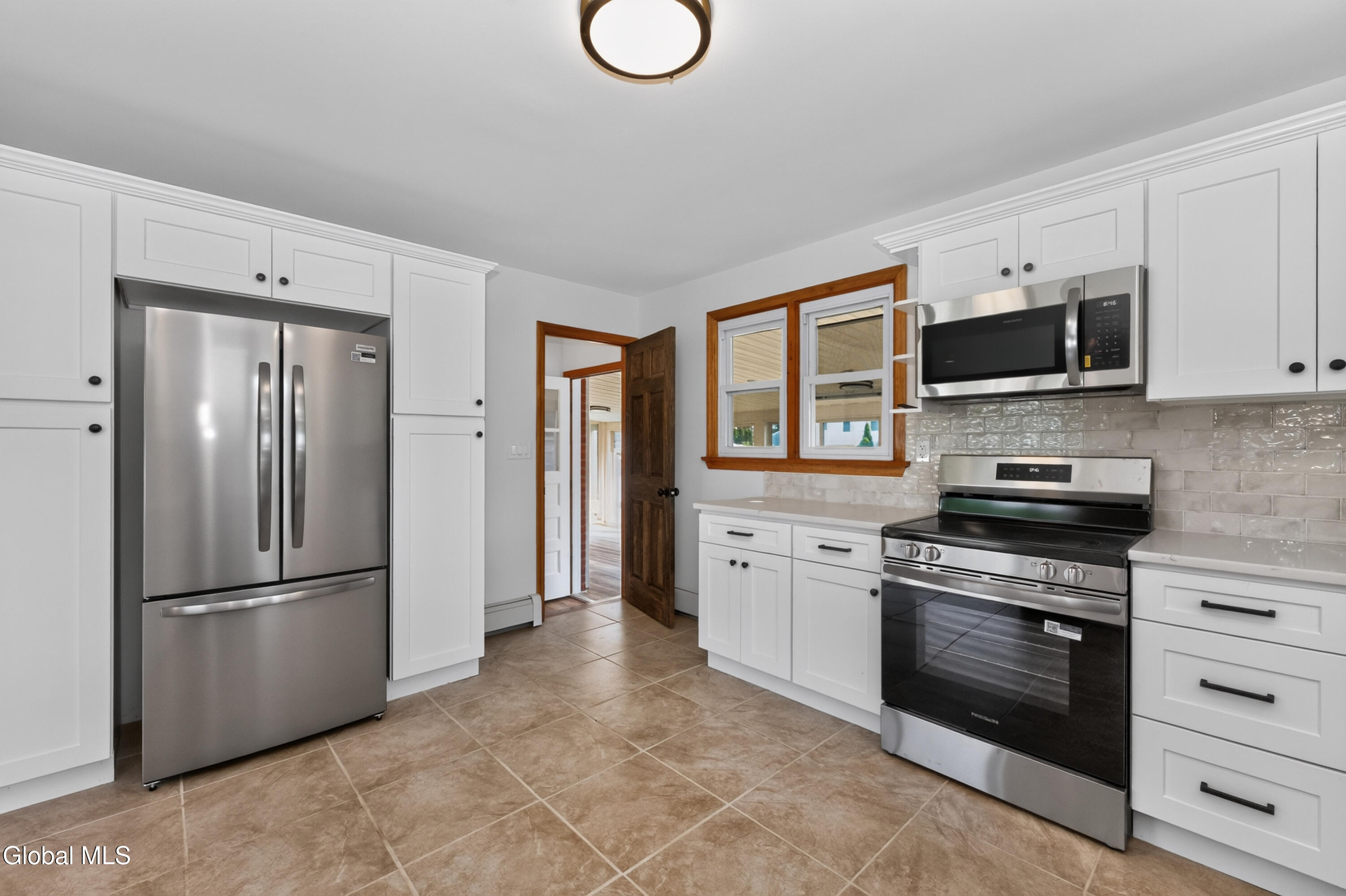 1406 Red Mill Road East Greenbush, NY 12144 - Photo 12 of 32 1 Greatroom 12