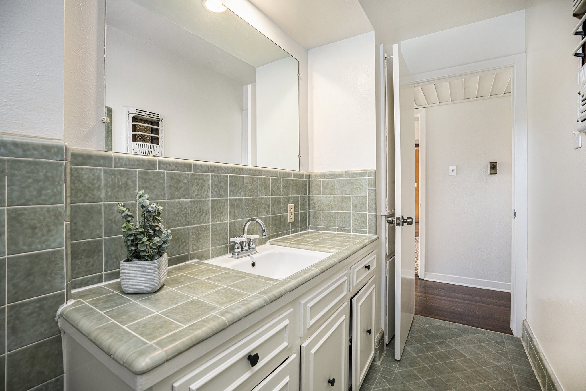 6325 Rowan Lane Houston, TX 77074 - Photo 15 of 18