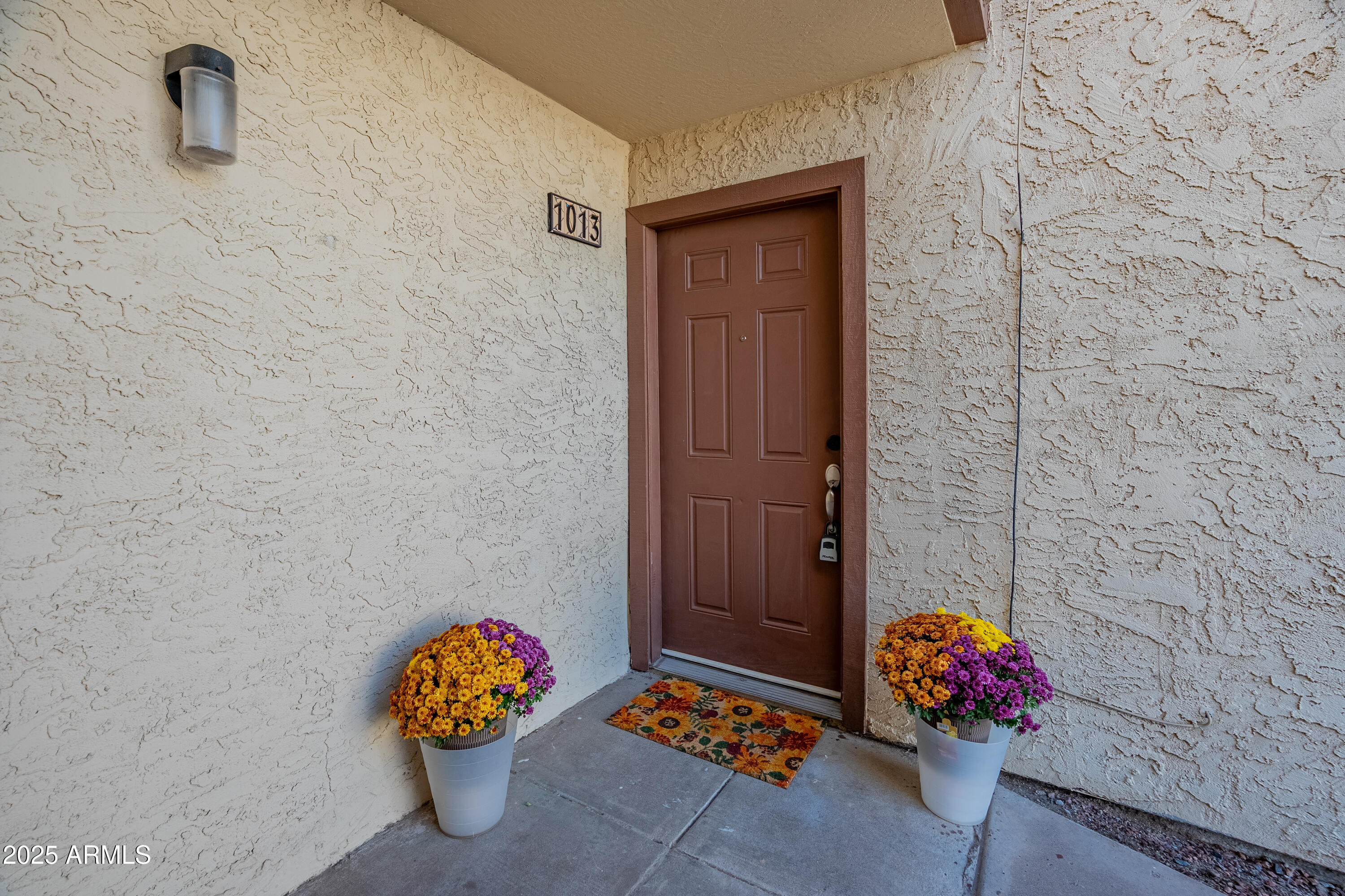 2121 West Royal Palm Road, Unit 1013 Phoenix, AZ 85021 - Photo 2 of 20 a bathroom with a toilet