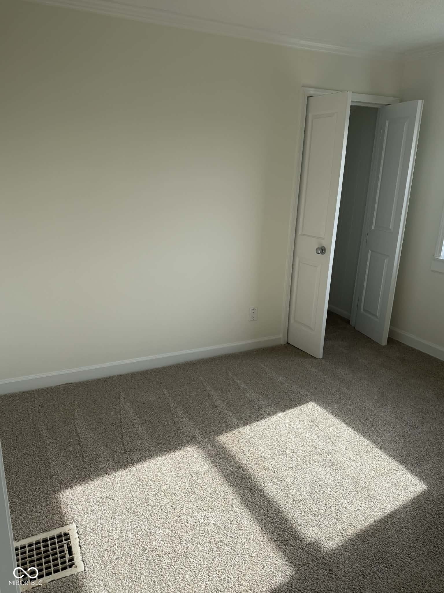 4953 Ford Street Speedway, IN 46224 - Photo 9 of 17