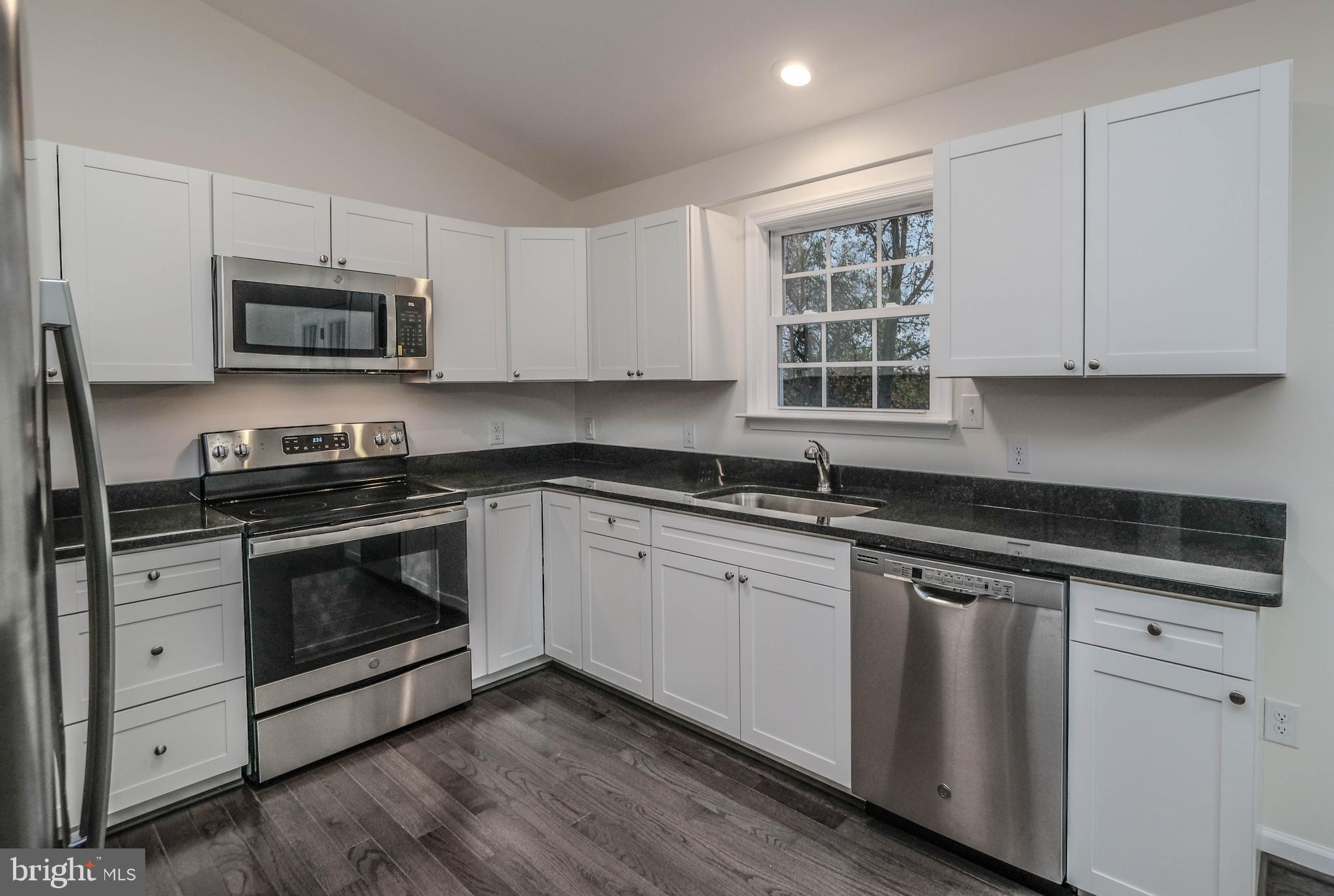 13 A West Strasburg Road Front Royal, VA 22630 - Photo 4 of 52 Choose colors!