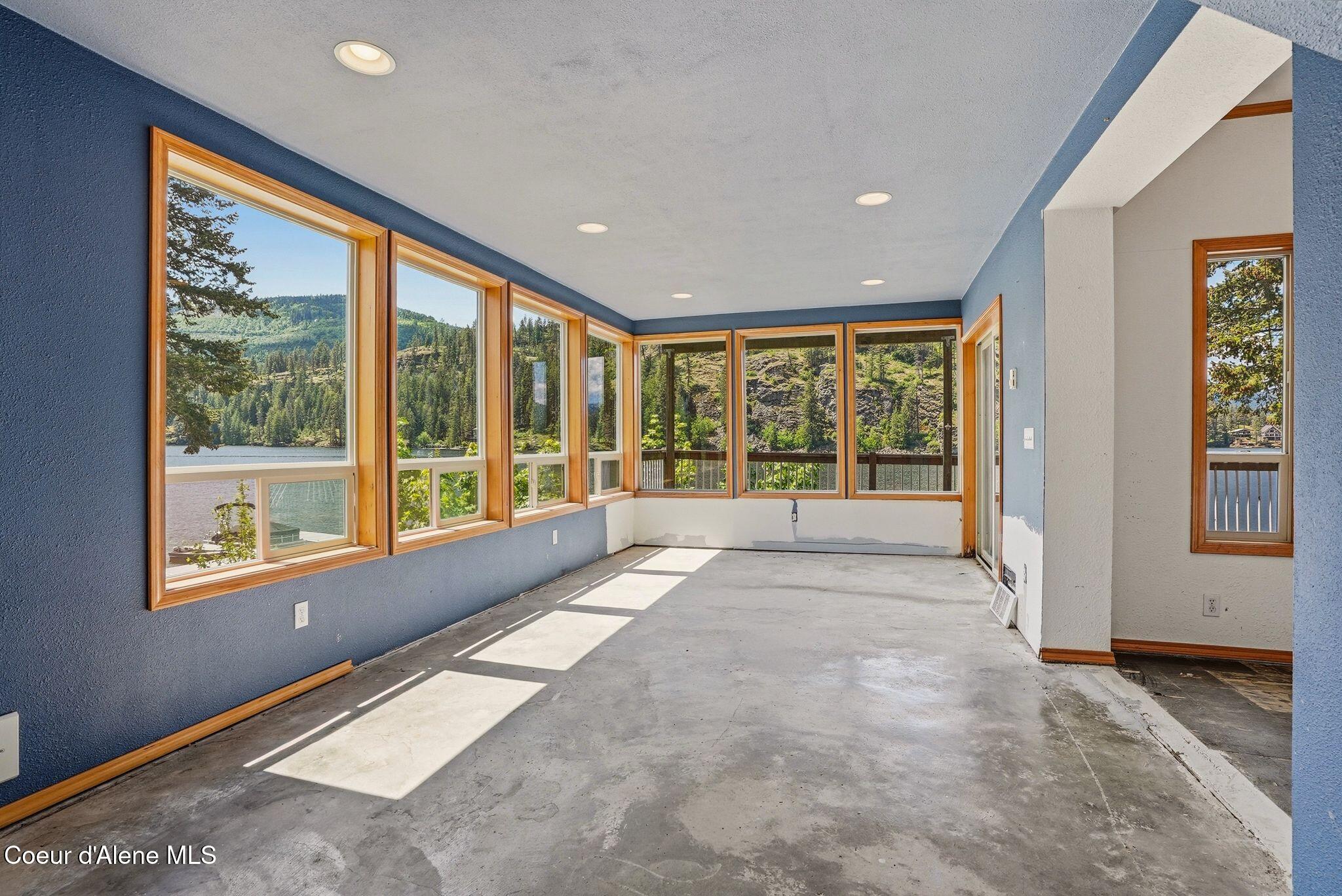 24305 North Lakeview Boulevard Rathdrum, ID 83858 - Photo 9 of 45 Loads of natural light