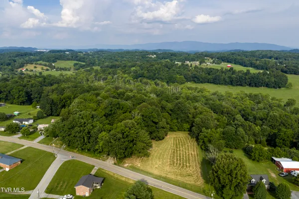 $540,000 | 999 Muddy Creek Road, Piney Flats, TN 37686