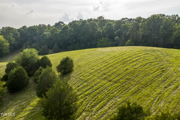 $540,000 | 999 Muddy Creek Road, Piney Flats, TN 37686