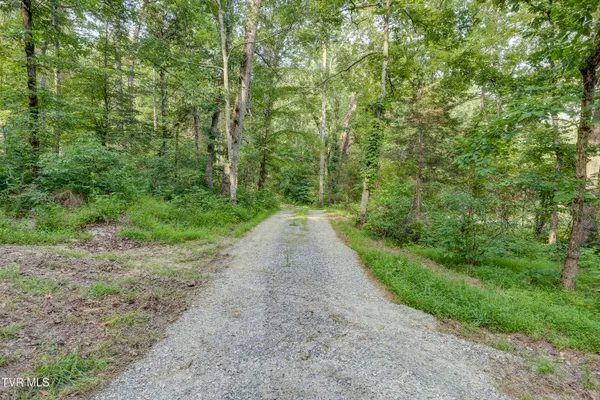 $540,000 | 999 Muddy Creek Road, Piney Flats, TN 37686