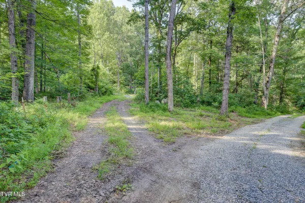 $540,000 | 999 Muddy Creek Road, Piney Flats, TN 37686