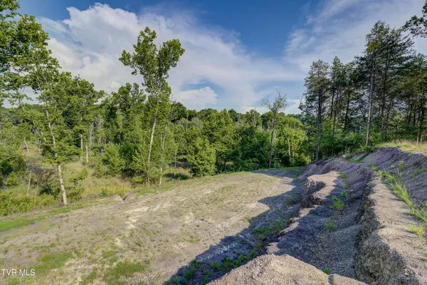 $540,000 | 999 Muddy Creek Road, Piney Flats, TN 37686