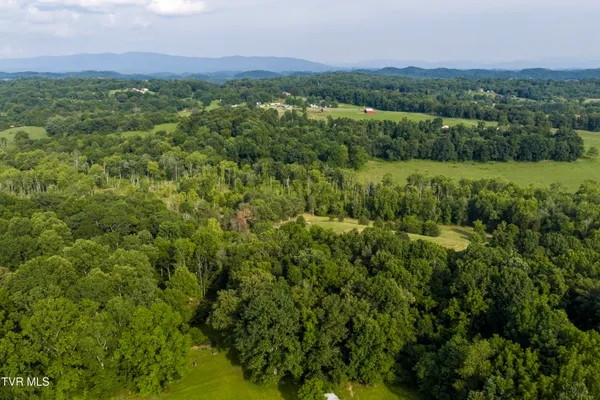 $540,000 | 999 Muddy Creek Road, Piney Flats, TN 37686
