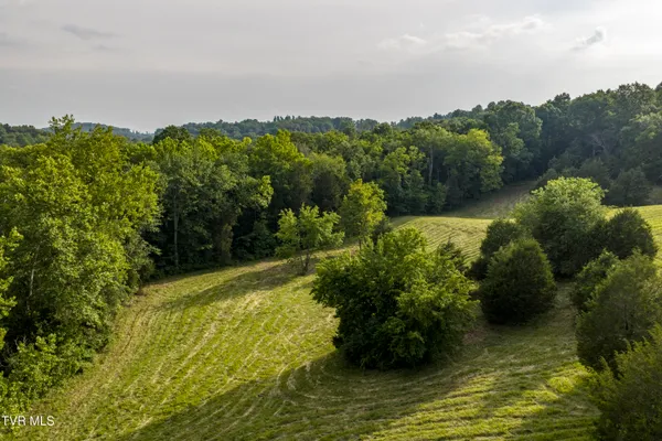 $540,000 | 999 Muddy Creek Road, Piney Flats, TN 37686