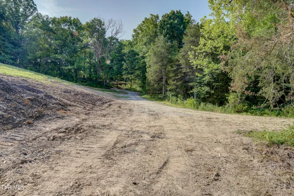 $540,000 | 999 Muddy Creek Road, Piney Flats, TN 37686