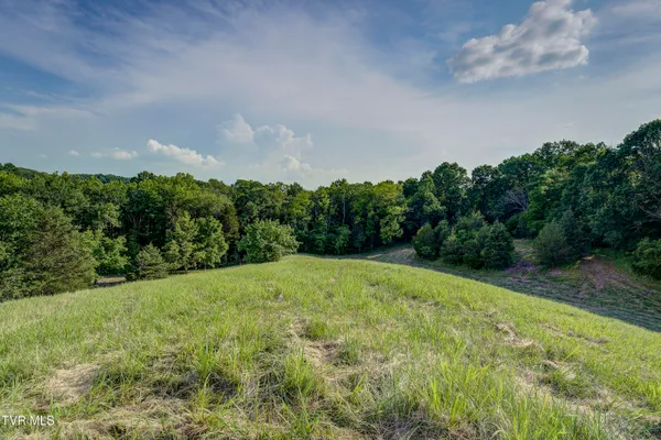 $540,000 | 999 Muddy Creek Road, Piney Flats, TN 37686