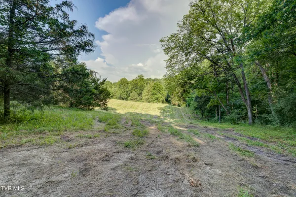 $540,000 | 999 Muddy Creek Road, Piney Flats, TN 37686