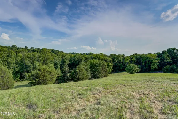$540,000 | 999 Muddy Creek Road, Piney Flats, TN 37686