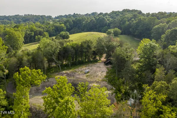 $540,000 | 999 Muddy Creek Road, Piney Flats, TN 37686
