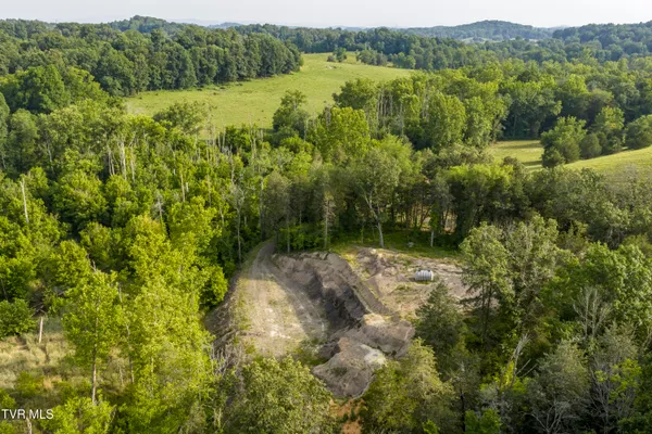 $540,000 | 999 Muddy Creek Road, Piney Flats, TN 37686