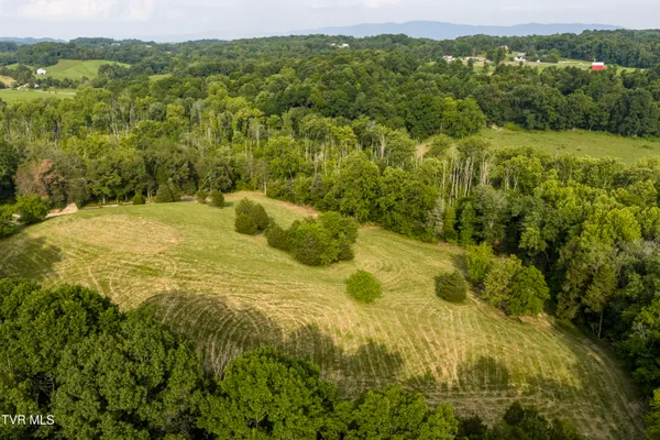 $540,000 | 999 Muddy Creek Road, Piney Flats, TN 37686