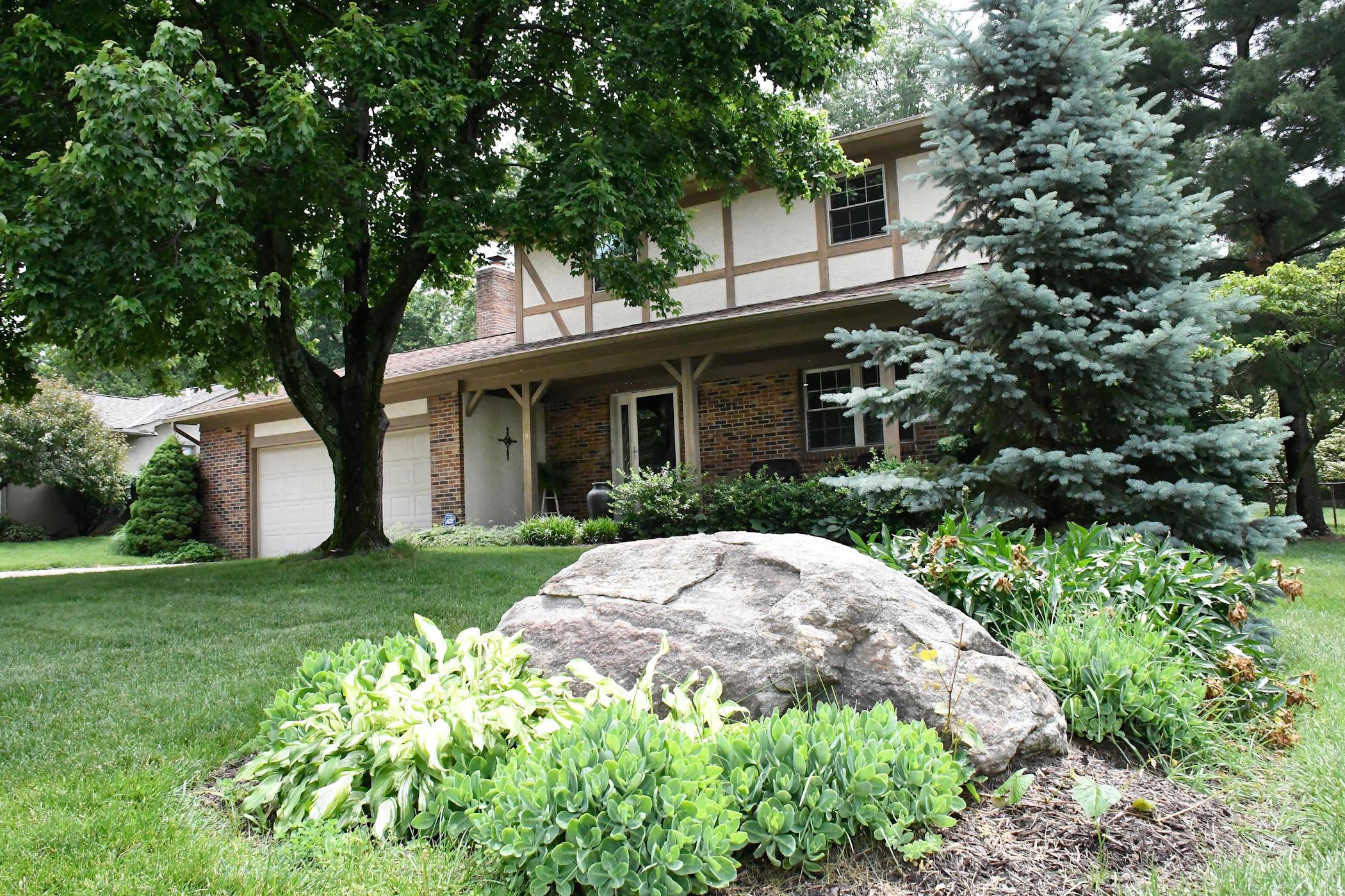 831 Riva Ridge Boulevard Columbus, OH 43230 - Photo 2 of 35
