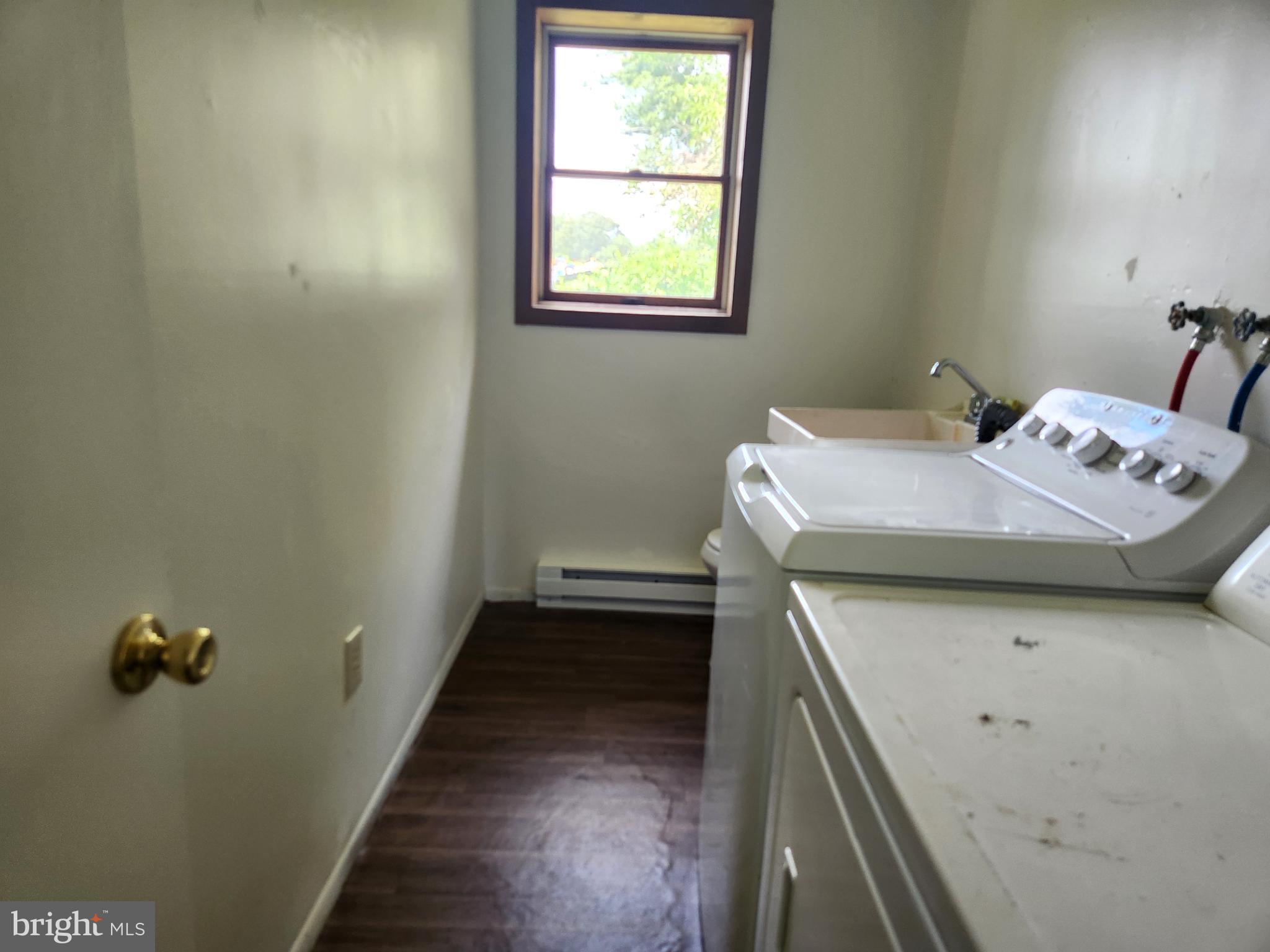 403 Rose Street Salisbury, MD 21801 - Photo 25 of 35 a view of a stairway with a window